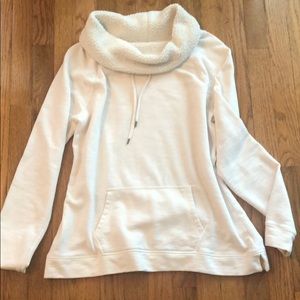 Tek Gear Cream Sweater - Size Medium
